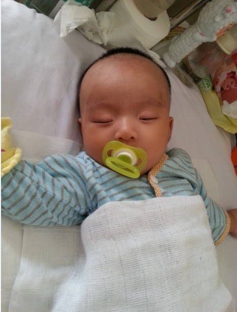 善心莲心&nbsp;<wbr>助医巨结肠患儿冯婧珏医疗费
