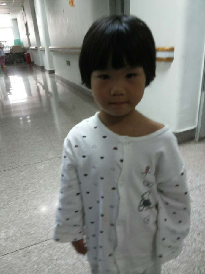 善心莲心&nbsp;<wbr>助医先心病患儿严小梦