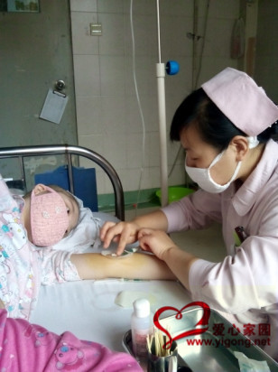 善心莲心&nbsp;<wbr>助医白血病患者郝天之医疗费