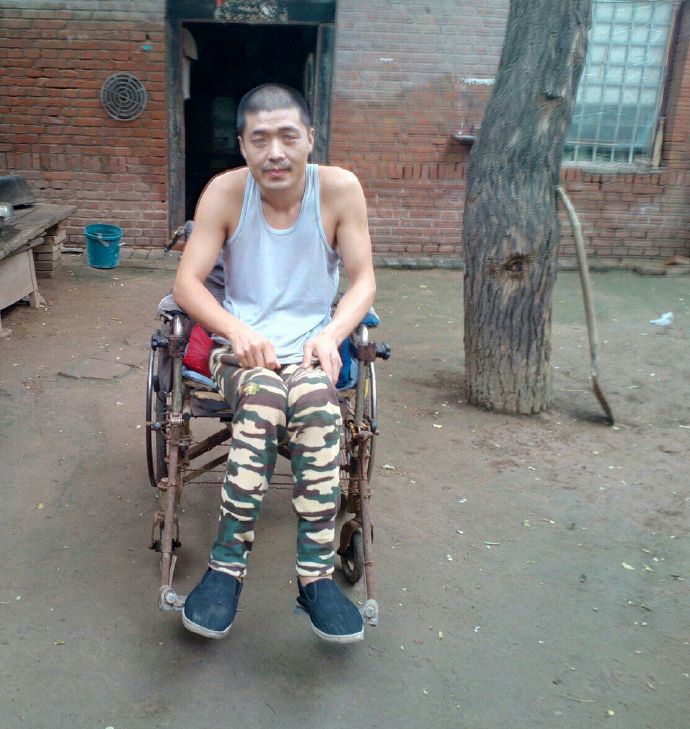 善心莲心&nbsp;<wbr>义拍助医截瘫患者熊良源
